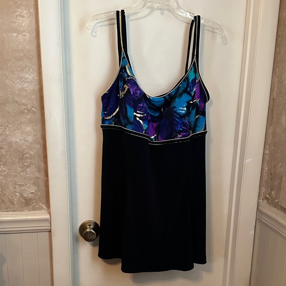 Great Lengths Black Floral Swimsuit Size 20 NWOT - Picture 1 of 9